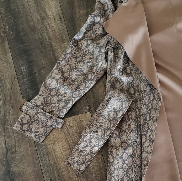Snake Printed Trench Coat - Picture 7 of 14